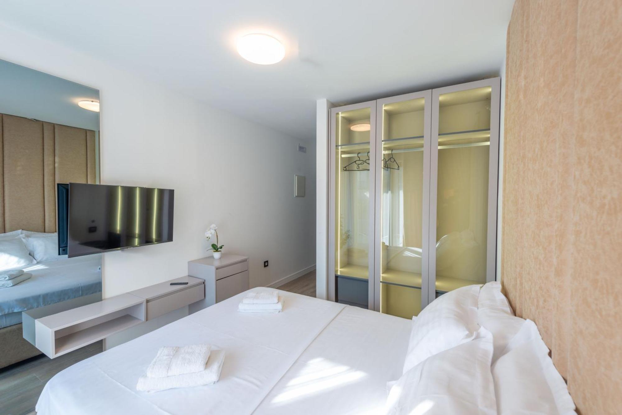 Botanica Boutique Hotel Ulcinj Ngoại thất bức ảnh