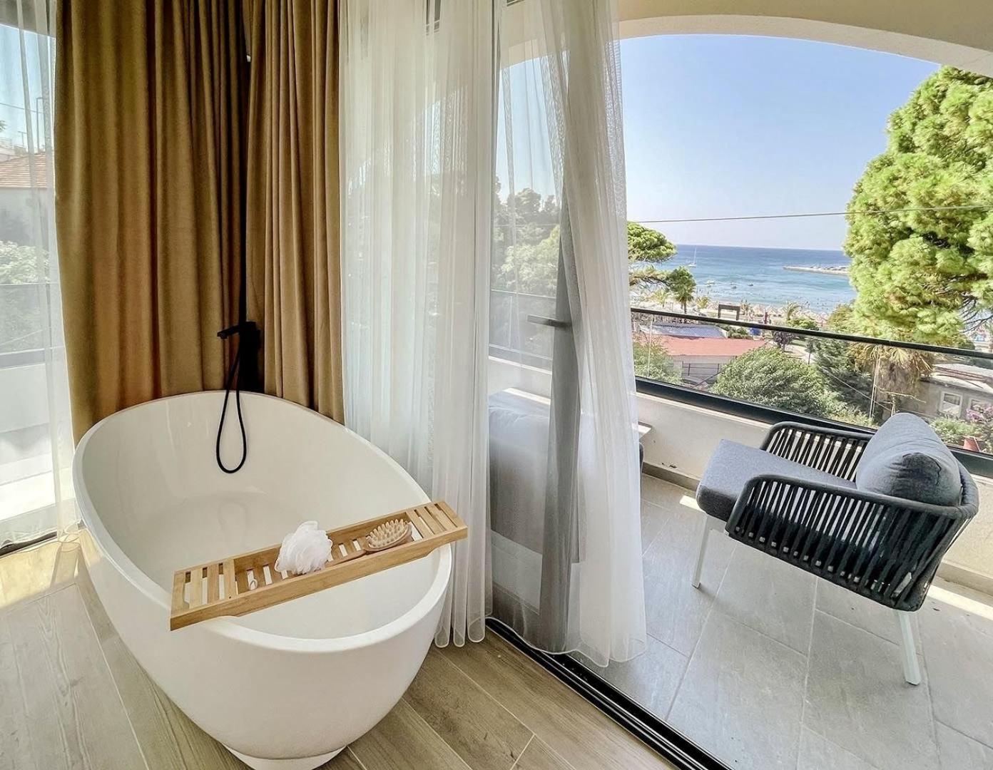 Botanica Boutique Hotel Ulcinj Ngoại thất bức ảnh